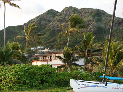 Hawaii Beachfront Sailing