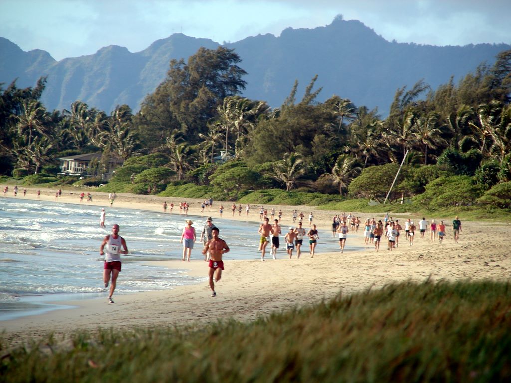 Kailua Beach runners